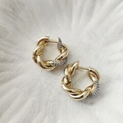 14K Altın Kaplama Pirinç Küpe – Zarif Örgü Tasarım, Parlak Taş Detaylı, Modern ve Şık Kadın Küpe Modelleri