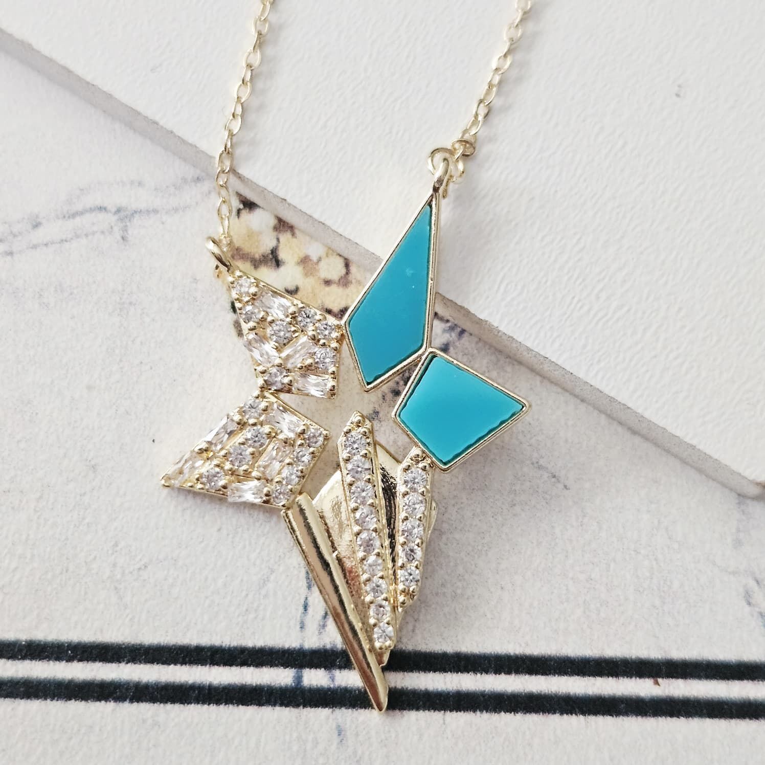 14K Altın Kaplama Pirinç Kolye ve Küpe Seti – Turkuaz Taşlı, Modern Geometrik Tasarım, Şık Kadın Takı Setleri