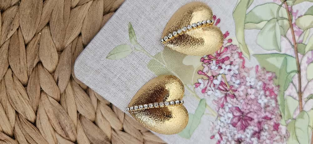 Altın Renk Kalp Tasarım Çelik Küpe – Zarif ve Dayanıklı