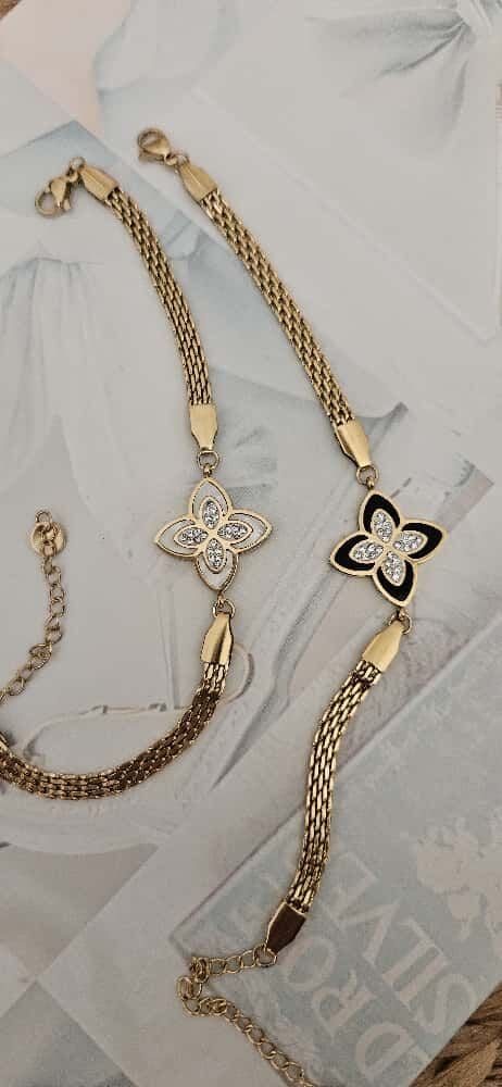 Çelik Yonca Motifli Bileklik – Zarif Tasarım, Renkli Seçenekler