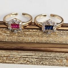 Pirinç Üzeri Altın Kaplama Taşlı Yüzük – Ayarlanabilir Kadın Takı Kırmızı ve Mavi Taş Seçenekli