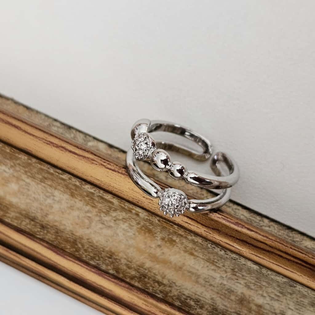 Pirinç Yüzük – Çift Sıra Top Detaylı Zarif ve Ayarlanabilir Kadın Takı