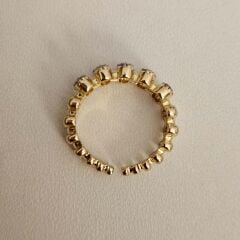 Pirinç Üzeri Altın Kaplama Taşlı Yüzük – Sıralı Oval Detaylı Zarif Kadın Takı