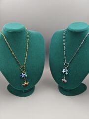 Çelik Zara Kolye – Arı ve Renkli Taş Charm Detaylı, Gold ve Gümüş