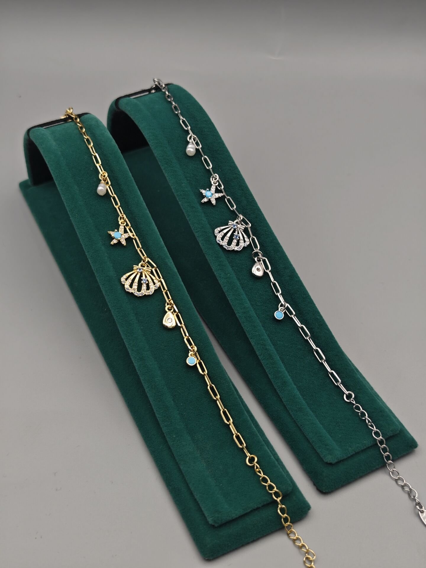 Pirinç Üzeri Altın Kaplama Deniz Yıldızı ve İstiridye Figürlü Bileklik – Deniz Esintisi