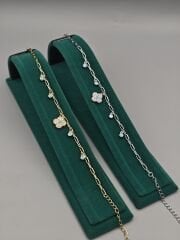 Pirinç Üzeri Altın Kaplama Yonca Figürlü Taşlı Bileklik – Şans ve Zarafetin Simgesi