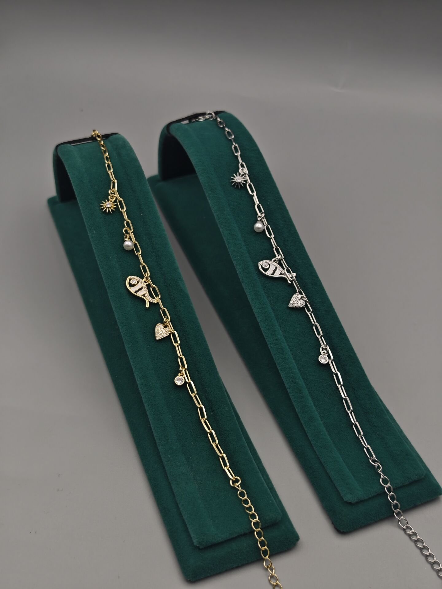 Pirinç Üzeri Altın Kaplama Nazar Gözlü ve Kalp Figürlü Şans Bilekliği