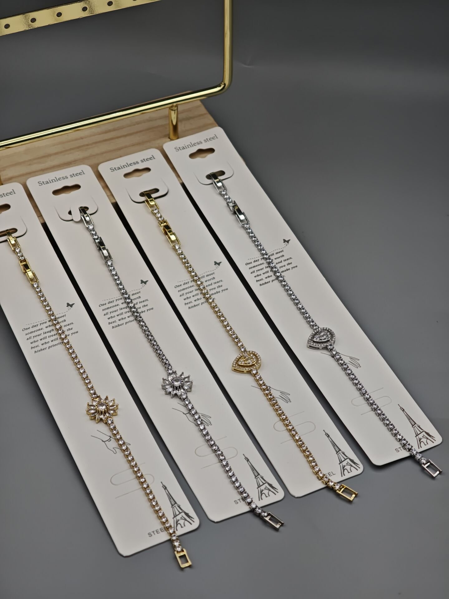 Çelik Bileklik Modelleri – Altın ve Gümüş Renk Seçenekleri