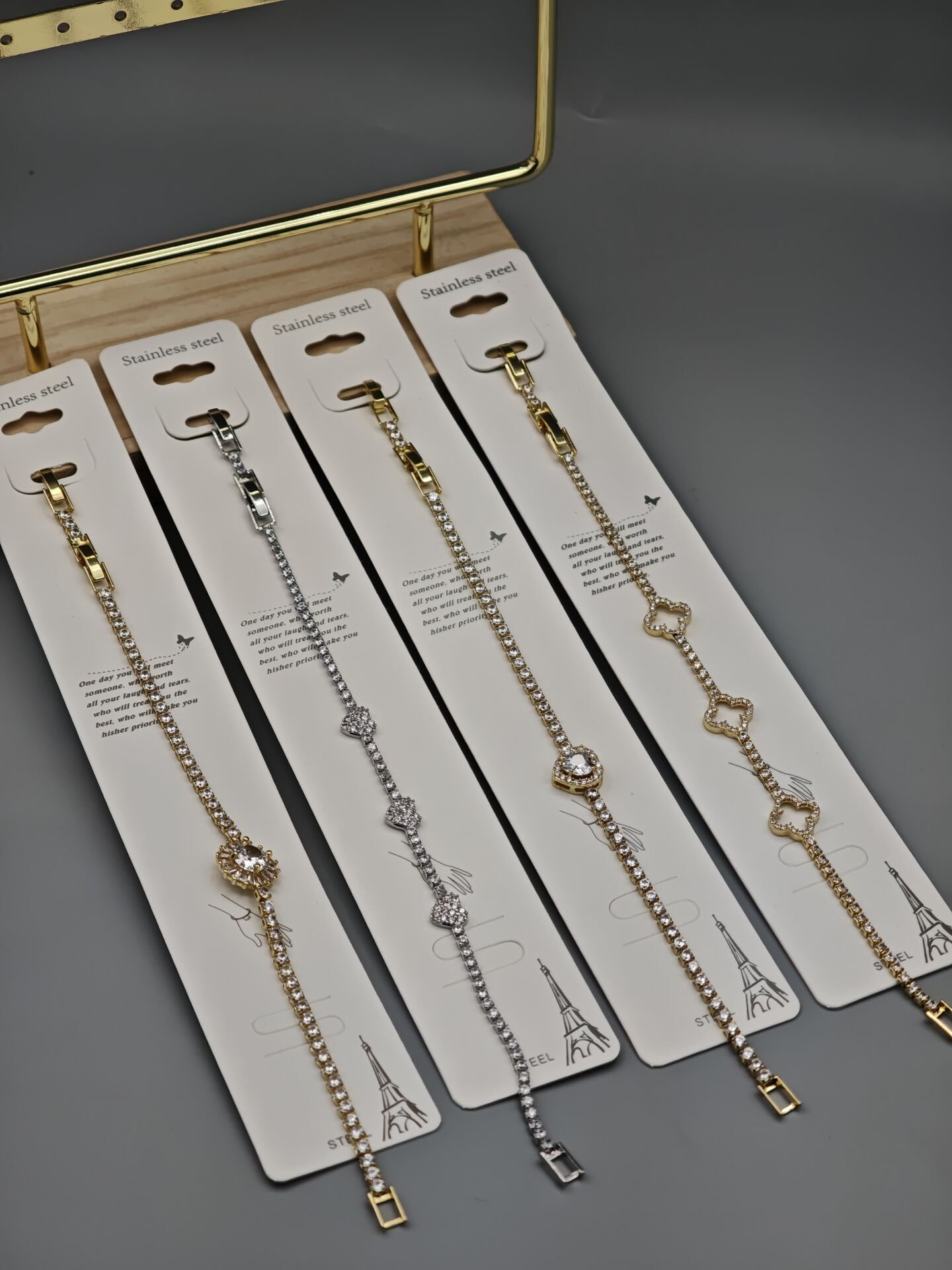 Çelik Bileklik Modelleri – Altın ve Gümüş Renk Seçenekleri, Şık Tasarımlar