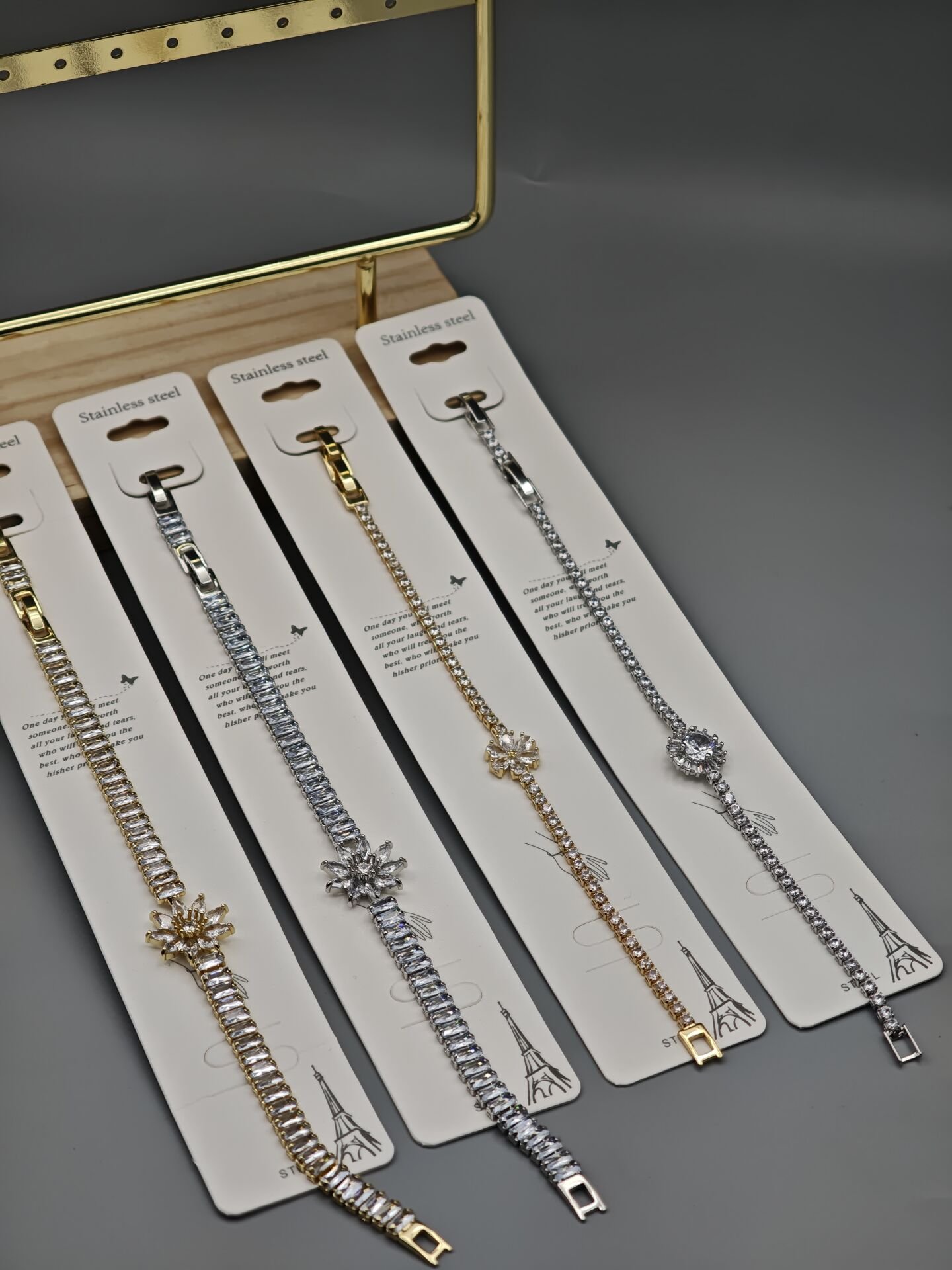 Çelik Bileklik Modelleri – Altın ve Gümüş Renk, Şık ve Dayanıklı Tasarımlar