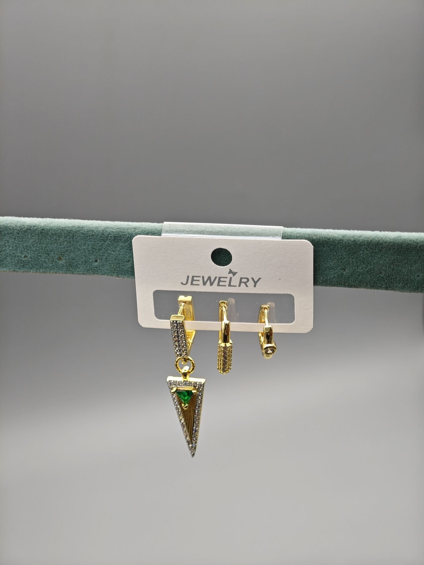 Üçlü Çelik Küpe Seti – Modern Tasarım, Zarif Üç Parça Kombin, Kadın Takı Hediyelik