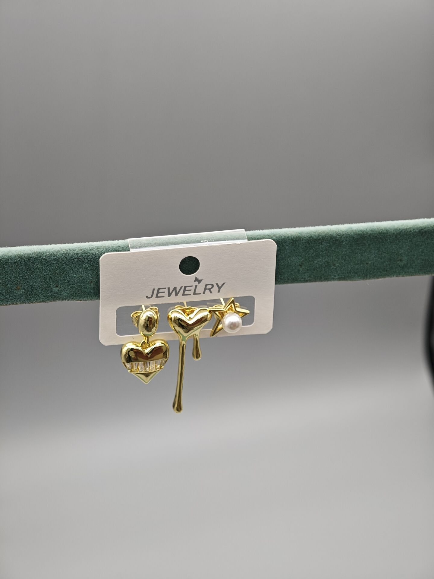 Üçlü Çelik Küpe Seti – Kalp, Yıldız ve İnci Detaylı Modern Tasarım Kadın Küpe Kombini