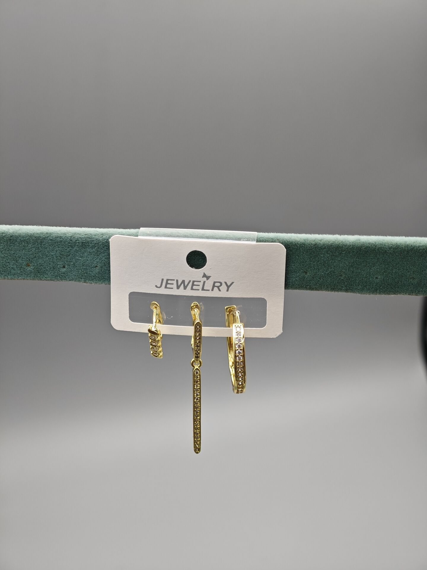 Üçlü Çelik Küpe Seti – Minimal Çizgi ve Geometrik Tasarımlı Modern Kadın Küpe Kombini